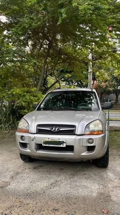 HYUNDAI TUCSON 2.0 MPFI GL 16V 142CV 2WD GASOLINA 4P AUTOMÁTICO HYUNDAI TUCSON 2.0 MPFI GL 16V 142CV 2WD GASOLINA 4P AUTOMÁTICO